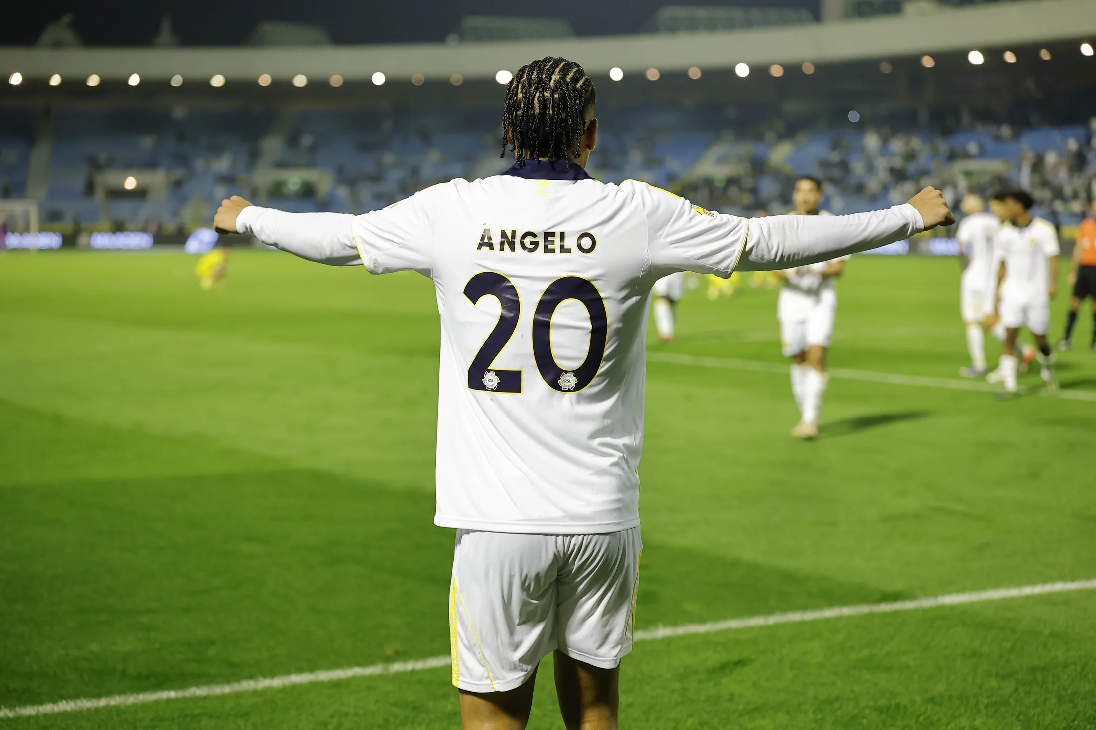 Ângelo Gabriel camisa 20